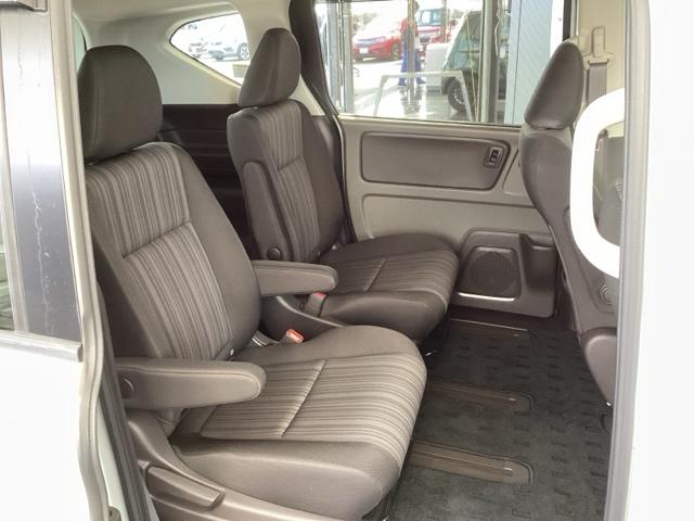 �Q��ڃL���v�e���V�[�g�ł��I�V�[�g�Ԃ��ʘH�ƂȂ邽�߁A�P��ڂ���R��ڂ܂ŁA���ׂĂ̐ȂփX���[�Y�Ɉړ��ł��܂��B