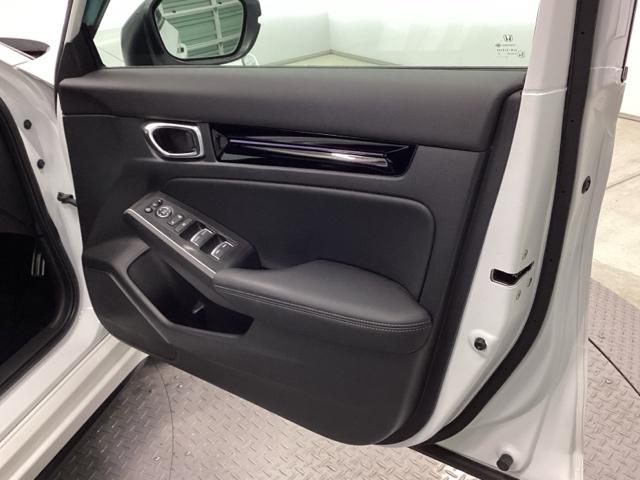 �{�f�B�[��C���e���A�͐��X�^�b�t������䒚�J�ɖ����A�N���[�j���O���Ă��܂�