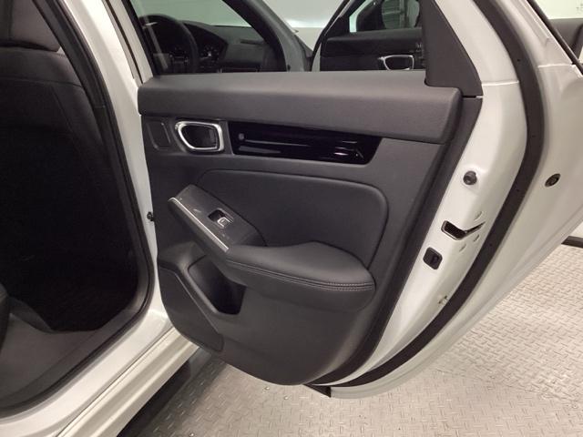 �{�f�B�[��C���e���A�͐��X�^�b�t������䒚�J�ɖ����A�N���[�j���O���Ă��܂�