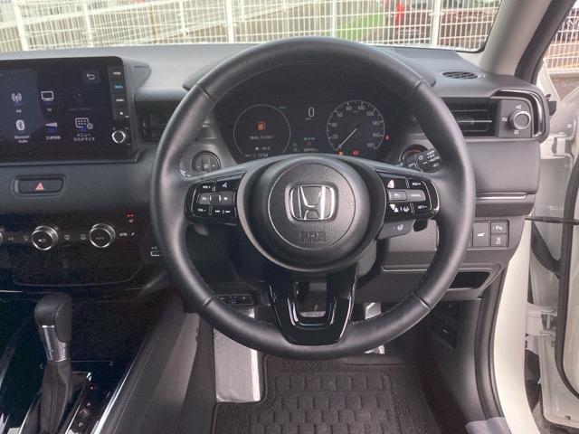 ��ɂȂ��ފ��o�̃X�e�A�����O�ł��B�����S�n�A�f�U�C�����A���쐫�ɂ���������A�C�e���ł��B