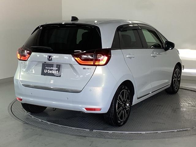 �{�f�B�J���[�́A�v���~�A���T�����C�g�z���C�g�p�[���ŁA�S�n�悢���̌��̂悤�ɔ������P���F�ł��I