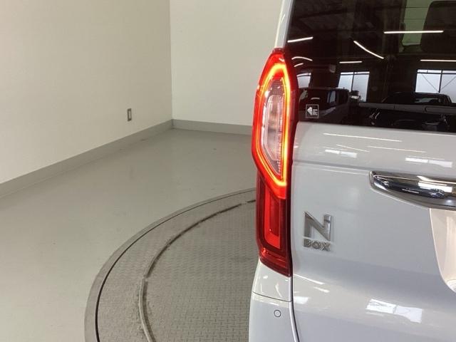 N-BOX L 純正ナビ 片側電動スライドドア ETC バックセンサー 地デジフルセグTV Wエアバッグ 前席シートヒーター USB接続 ナビTV LED リモコンキー Bカメラ イモビ DVD VSA ドラレコ付(35枚目)