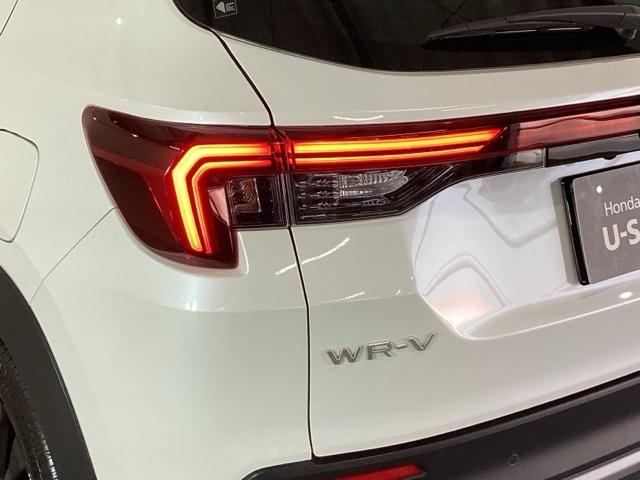 ＷＲ－Ｖ Ｚブラックスタイル　純正メモリーナビ　ドラレコ　リアカメラ　サイドエアバック　ＥＴＣ車載器　ＬＥＤヘッドライト　ＵＳＢ　ドライブレコーダー　盗難防止システム　オートライト　バックカメラ　スマートキー　オートエアコン（28枚目）