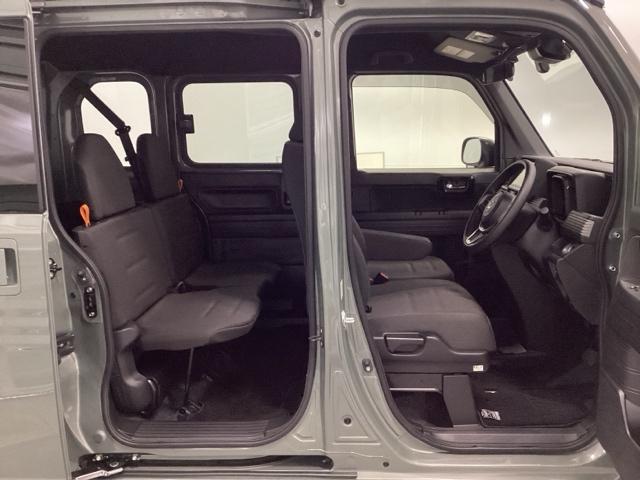 �傫���J���X���C�h�h�A�ŋ����ꏊ�ł��ׂ��C�ɂ��邱�ƂȂ��y�ɏ��~��ł��܂�