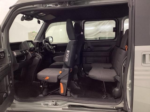 ����ȑ��̓Z���^�[�s���[���X�Œ��ڂȉו��̍ڂ��~�낵�����₷���ł��B