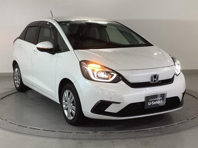 フィット ｅ：ＨＥＶベーシック　ＣＤ　ドラレコ　横滑り防止機能　ＬＥＤライト　Ａストップ　サイドカーテンエアバック　クルーズコントロール　セキュリティアラーム　スマートキー　エアバッグ　ＡＡＣ　パワーウインドウ　Ｗエアバッグ　ＡＢＳ（8枚目）