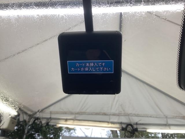 フィット ｅ：ＨＥＶベーシック　ＣＤ　ドラレコ　横滑り防止機能　ＬＥＤライト　Ａストップ　サイドカーテンエアバック　クルーズコントロール　セキュリティアラーム　スマートキー　エアバッグ　ＡＡＣ　パワーウインドウ　Ｗエアバッグ　ＡＢＳ（21枚目）