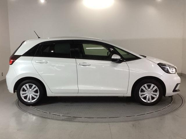 フィット ｅ：ＨＥＶベーシック　ＣＤ　ドラレコ　横滑り防止機能　ＬＥＤライト　Ａストップ　サイドカーテンエアバック　クルーズコントロール　セキュリティアラーム　スマートキー　エアバッグ　ＡＡＣ　パワーウインドウ　Ｗエアバッグ　ＡＢＳ（29枚目）