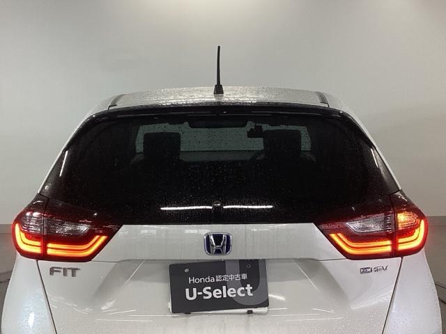 フィット ｅ：ＨＥＶベーシック　ＣＤ　ドラレコ　横滑り防止機能　ＬＥＤライト　Ａストップ　サイドカーテンエアバック　クルーズコントロール　セキュリティアラーム　スマートキー　エアバッグ　ＡＡＣ　パワーウインドウ　Ｗエアバッグ　ＡＢＳ（30枚目）