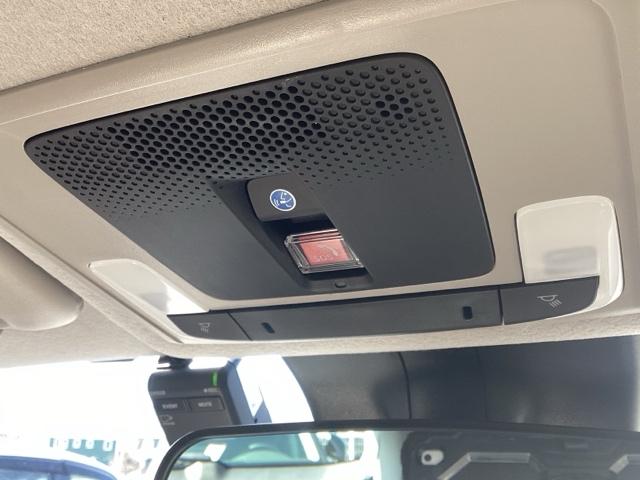 �ً}�ʕ�{�^���͓V��ɂ���܂��B�^�]���̑̒��s�ǂ�A�G�A�o�b�O�̍쓮���Ȃ����̂̍ۂɂ͉����Ă��������B