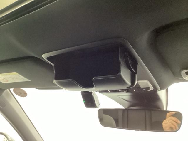 �T���O���X�{�b�N�X�B�^�]�ȑ����烏���^�b�`�ŊȒP�Ɏ��o�����Ƃ��\�ł��B