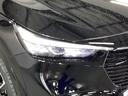 【LEDヘッドライト】が装備されています。夜間走行時や雨の日に明るく安全に前方を照らすことが出来ます。対向車からも見えやすいので相手に接近を知らせることも出来ます。