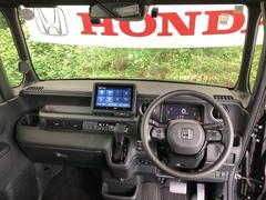 ご覧のように、視界が広く運転しやすいように設計されています。また、フルオートエアコンで快適です。 2