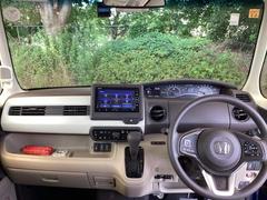先進の安全運転支援機能【ＨｏｎｄａＳＥＮＳＩＮＧ】を搭載。衝突軽減ブレーキや誤発信抑制機能など様々な機能で安全運転をサポートします。機能一覧はＨｏｎｄａオフィシャルサイトで確認できます。 3