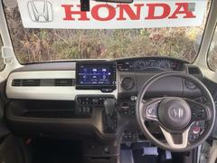 �ե���ȥ��饹���礭�����磻�ɤʻ볦�Ǳ�ž�⤷�䤹���ʤ�褦�ˡ��߷פ���Ƥ��ޤ��� 3