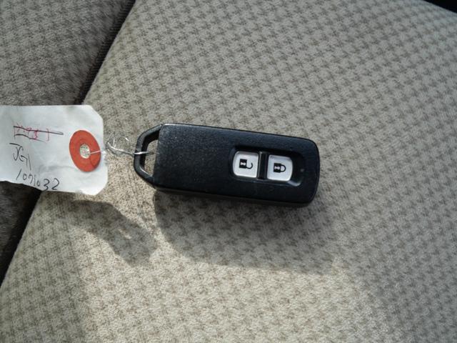 Ｎ－ＯＮＥ Ｇ・Ｌパッケージ　スマートキー　プッシュスタート　ＣＤ　オートエアコン　トラクションコントロール　プライバシーガラス　セキュリティ　電動格納ミラー（32枚目）