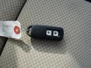 Ｇ・Ｌパッケージ　スマートキー　プッシュスタート　ＣＤ　オートエアコン　トラクションコントロール　プライバシーガラス　セキュリティ　電動格納ミラー（32枚目）