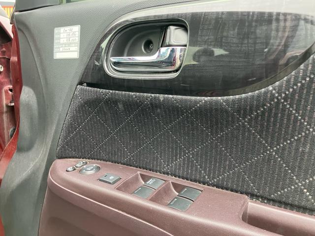 Ｎ－ＯＮＥ プレミアム・Ｌパッケージ　ナビ・ワンセグＴＶ／Ｂｌｕｅｔｏｏｔｈ接続／ＤＶＤ再生／プッシュスタート／スマートキー／１４インチアルミホイール／ＨＩＤヘッドランプ（10枚目）