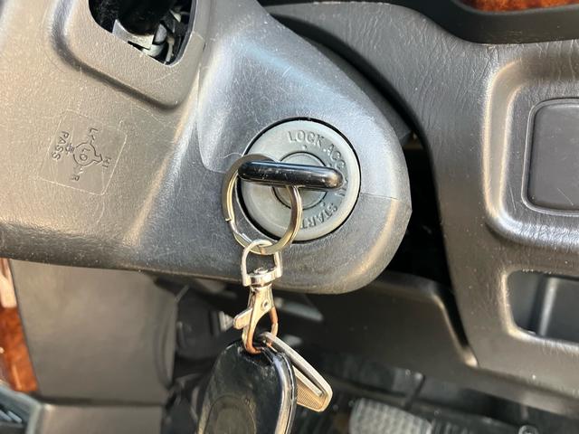 ミラジーノ ジーノ　メモリアルエディション　キーレスエントリー／ミュージックプレイヤー接続／ＤＶＤ再生／ナビ／オートマ／車検整備付き（13枚目）