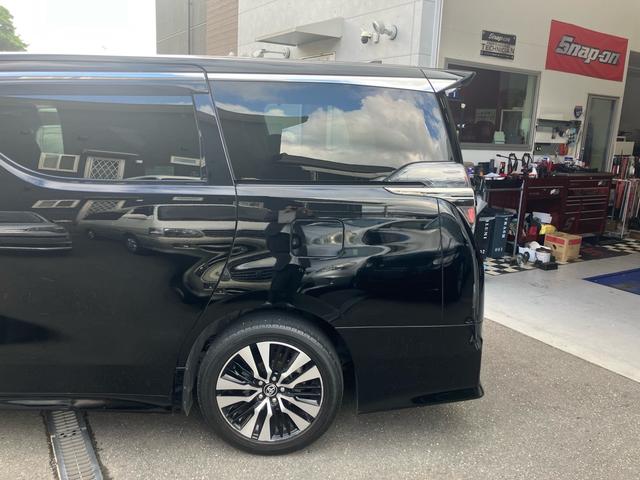 ヴェルファイア ２．５Ｚ　Ｇエディション　革シート　アルパイン１１インチナビ　デジタルインナーミラー　ワンオーナー（9枚目）