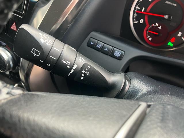 ヴェルファイア ２．５Ｚ　Ｇエディション　革シート　アルパイン１１インチナビ　デジタルインナーミラー　ワンオーナー（44枚目）