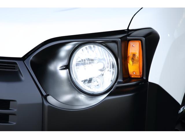 プロボックス Ｆ　丸目ヘッドライトキット　Ｆバンパーペイント　リフトアップ　スチールホイールペイント　ＴＯＹＯオープンカントリーＡＴタイヤ　シートカバー　ガングリップステアリング　車内パネルＰ　ＴＯＹＯＴＡエンブレム（9枚目）