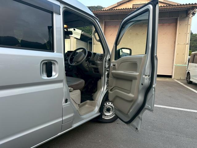 エブリイ ＰＡリミテッド　・４ＡＴ・禁煙車・ワンオーナー車・フロントパワーウインドウ・オートライト・ハイルーフ・キーレス・両側スライド・ドライブレコーダー・充電池ポート（13枚目）