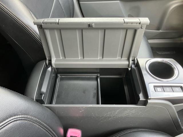 プリウスアルファ Ｓ　チューン　ブラック　５人乗り　純正ＨＤＤナビ　フルセグＴＶ　バックカメラ　ＥＴＣ車載器　前後ドラレコ　革調シートカバー　純正１６ＡＷ　タイヤ新品　オートクルーズ　オートエアコン　オートライト　ＢＬＵＥＴＯＯＴＨ（36枚目）