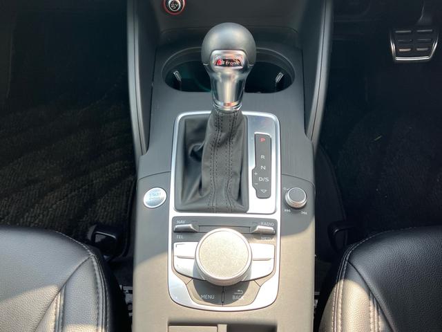 A3 スポーツバック1.4TFSI アルパイン前後ドライブレコーダー/社外マフラー/エアロ/ダウンサス/RSグリル/ETC/Bluetooth接続/アルミホイール/プッシュスタート/バックカメラ(30枚目)