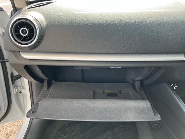 A3 スポーツバック1.4TFSI アルパイン前後ドライブレコーダー/社外マフラー/エアロ/ダウンサス/RSグリル/ETC/Bluetooth接続/アルミホイール/プッシュスタート/バックカメラ(35枚目)