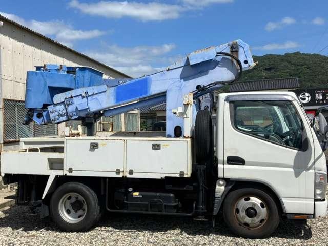 高所作業車 最大積載荷重200kgor2名 マニュアル5速ミッション 排気4900ディーゼル 型式FE73DB エアバッグ ABS エアコン パワーウインドウ(16枚目)