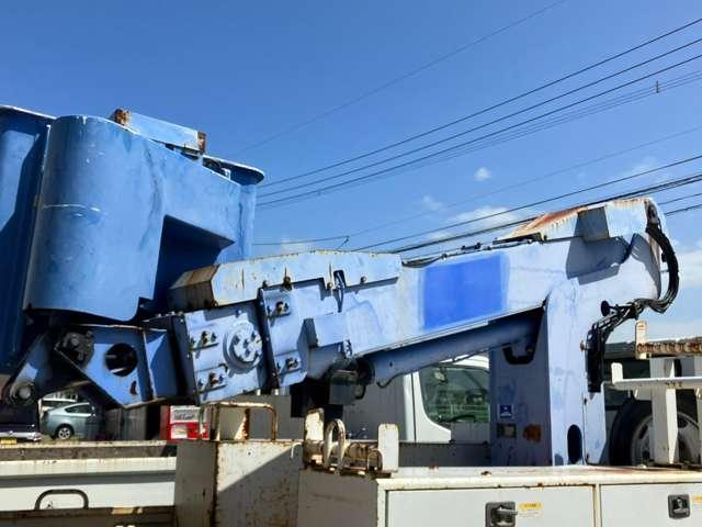 高所作業車 最大積載荷重200kgor2名 マニュアル5速ミッション 排気4900ディーゼル 型式FE73DB エアバッグ ABS エアコン パワーウインドウ(19枚目)