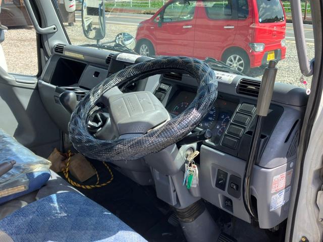 高所作業車 最大積載荷重200kgor2名 マニュアル5速ミッション 排気4900ディーゼル 型式FE73DB エアバッグ ABS エアコン パワーウインドウ(25枚目)