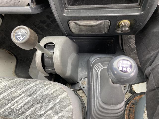 ダンプ 4WD マニュアル5速ミッション アルミホイール エアコン パワーステアリング 軽ダンプ 荷台昇降 最大積載量350kg(5枚目)
