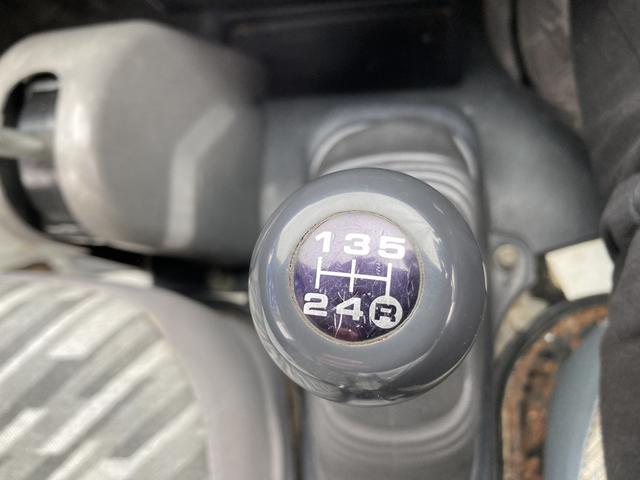 ダンプ 4WD マニュアル5速ミッション アルミホイール エアコン パワーステアリング 軽ダンプ 荷台昇降 最大積載量350kg(6枚目)