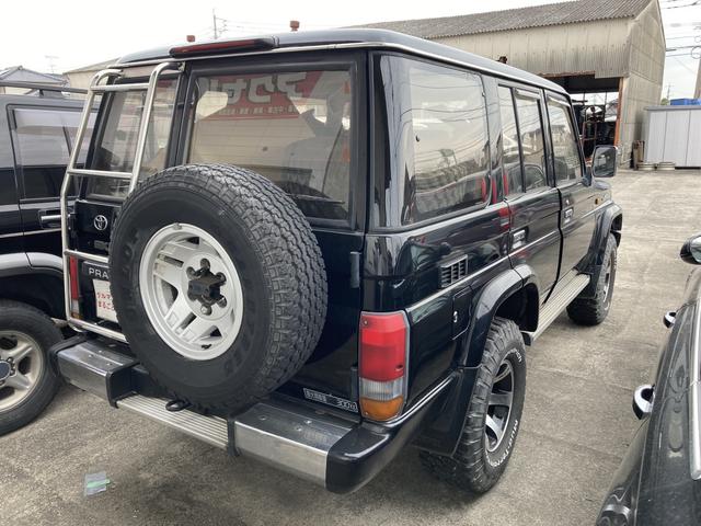 SXワイド 1ナンバー登録 サードシート有り 4WD メモリーナビ ワンセグTV アルミホイール CD パワーステアリング 背面タイヤ(13枚目)