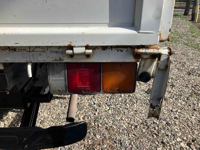 キャンター 　ＭＴ　後輪ダブル　エアコン　パワーウィンドウ　運転席エアバッグ（12枚目）