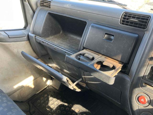 キャンター 　ＭＴ　後輪ダブル　エアコン　パワーウィンドウ　運転席エアバッグ（33枚目）