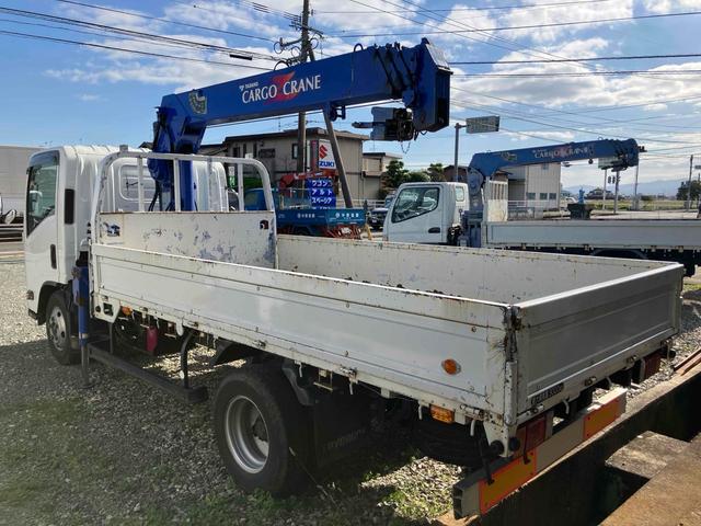 タイタントラック 　ＭＴ　後輪ダブル　ＥＴＣ　アイドリングストップ　電動格納ミラー　ＡＢＳ　エアコン　パワーステアリング　パワーウィンドウ　運転席エアバッグ（9枚目）