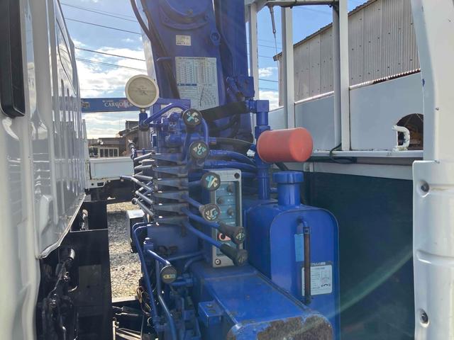 タイタントラック 　ＭＴ　後輪ダブル　ＥＴＣ　アイドリングストップ　電動格納ミラー　ＡＢＳ　エアコン　パワーステアリング　パワーウィンドウ　運転席エアバッグ（23枚目）