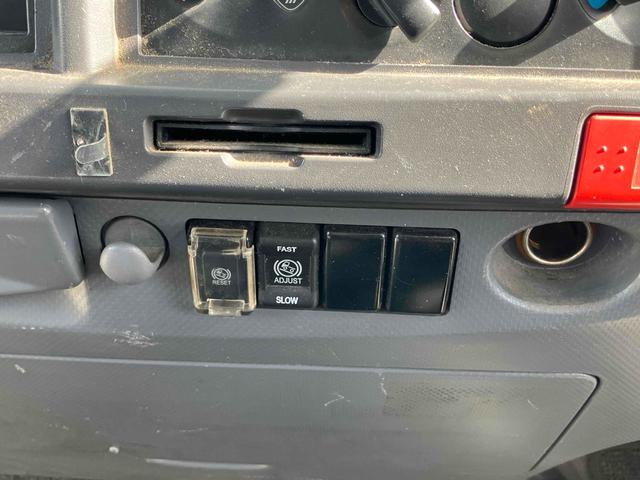 タイタントラック 　ＭＴ　後輪ダブル　ＥＴＣ　アイドリングストップ　電動格納ミラー　ＡＢＳ　エアコン　パワーステアリング　パワーウィンドウ　運転席エアバッグ（36枚目）
