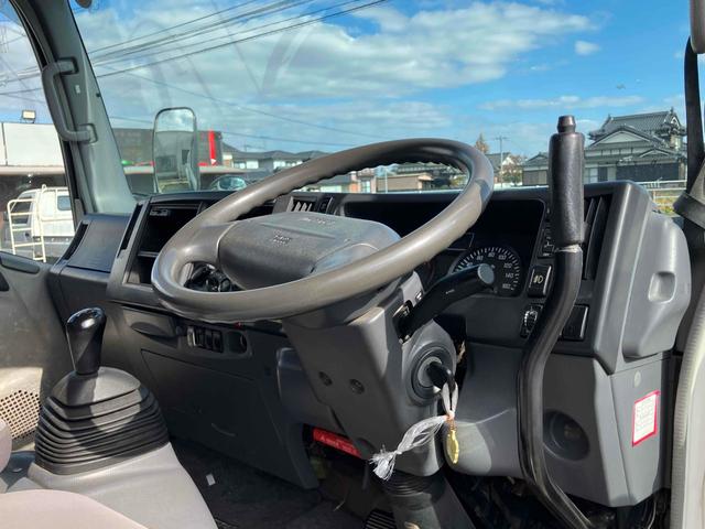 タイタントラック 　ＭＴ　後輪ダブル　ＥＴＣ　アイドリングストップ　電動格納ミラー　ＡＢＳ　エアコン　パワーステアリング　パワーウィンドウ　運転席エアバッグ（50枚目）