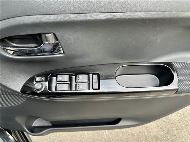 タント カスタムＸ　トップエディションＳＡＩＩ　フルセグナビ　バックカメラ　スマートキー　両側スライド片側電動ドア　衝突被害軽減ブレーキ　ＥＴＣ　ＥＣＳ　ドライブレコーダー　アイドリングストップ　ＨＩＤヘッドライト（34枚目）