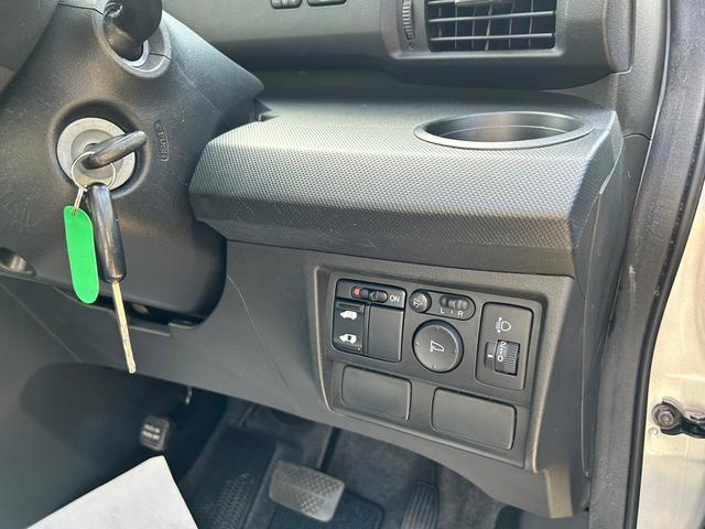 ナビ TV 両側スライド・片側電動 電動格納ミラー 3列シート ウォークスルー CVT CD エアコン パワーウィンドウ(9枚目)