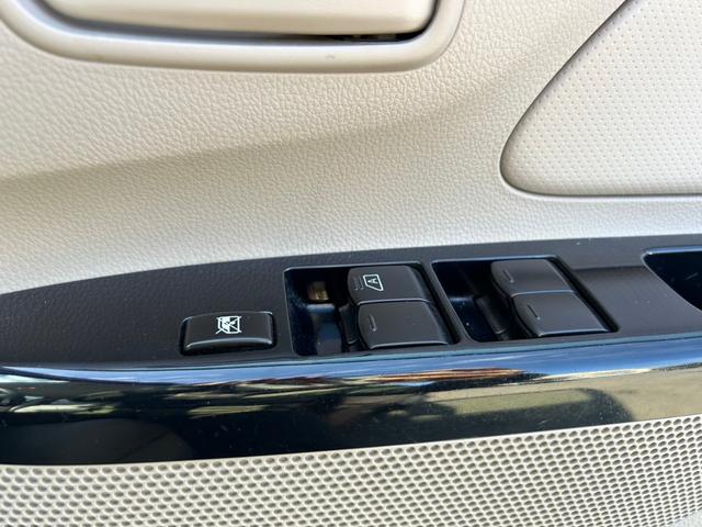 デイズ Ｊ　キーレスエントリー　電動格納ドアミラー　ベンチシート　ＣＶＴ　ＡＢＳ　運転席・助手席エアバック　ＣＤデッキ　衝突安全ボディ　エアコン　パワーステアリング　パワーウィンドウ（11枚目）