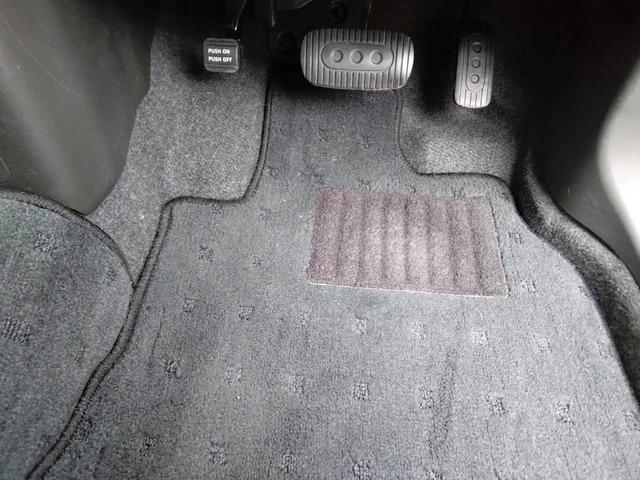 キューブ １５Ｘ　禁煙車　アイドリングストップ　インテリジェントキー　プッシュスターター　ベンチシート　電動格納ドアミラー　ＡＢＳ　運転席・助手席エアバック（12枚目）