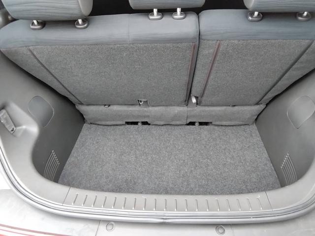 キューブ １５Ｘ　禁煙車　アイドリングストップ　インテリジェントキー　プッシュスターター　ベンチシート　電動格納ドアミラー　ＡＢＳ　運転席・助手席エアバック（17枚目）