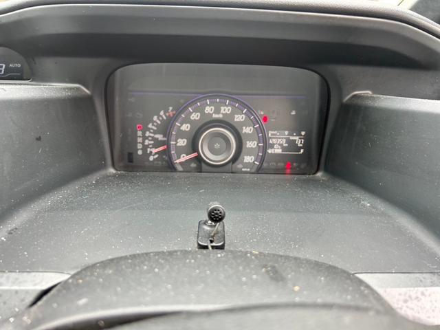 ステップワゴンスパーダ Ｓ　ナビ地デジＴＶ　バックカメラ　Ｂｌｕｅｔｏｏｔｈ　キーレスエントリー　両側電動スライドドア　オートエアコン　電動格納ドアミラー　ＨＩＤヘッドライト　アルミホイール（12枚目）