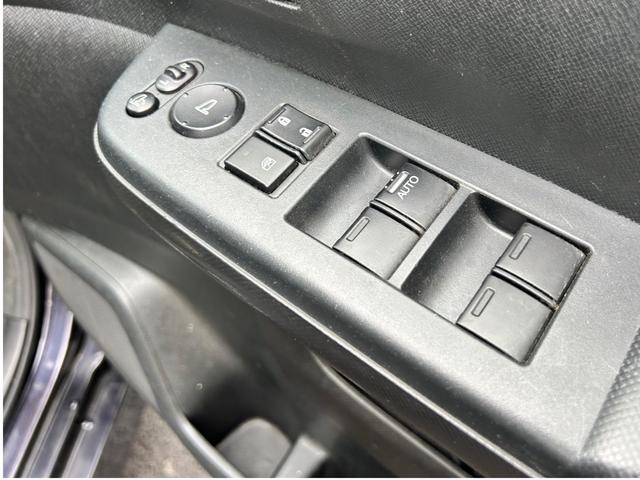 ステップワゴンスパーダ Ｓ　ナビ地デジＴＶ　バックカメラ　Ｂｌｕｅｔｏｏｔｈ　キーレスエントリー　両側電動スライドドア　オートエアコン　電動格納ドアミラー　ＨＩＤヘッドライト　アルミホイール（13枚目）