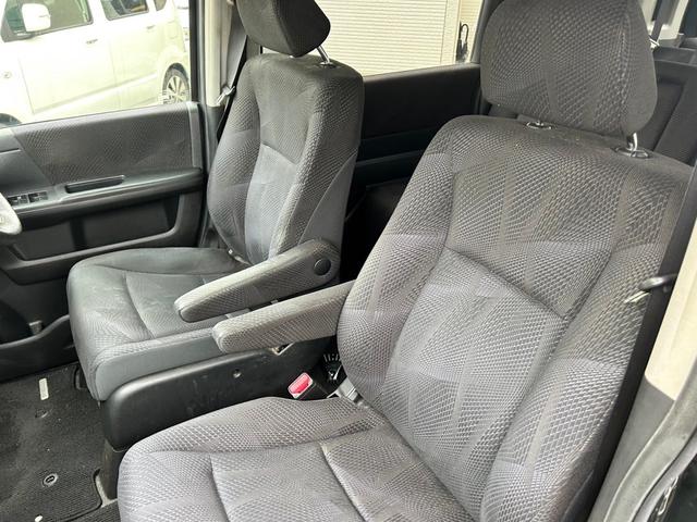 ステップワゴンスパーダ Ｓ　ナビ地デジＴＶ　バックカメラ　Ｂｌｕｅｔｏｏｔｈ　キーレスエントリー　両側電動スライドドア　オートエアコン　電動格納ドアミラー　ＨＩＤヘッドライト　アルミホイール（22枚目）